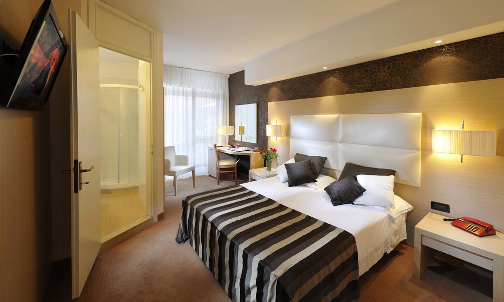 Hotel Conca Verde Линьяно-Саббьядоро Номер фото